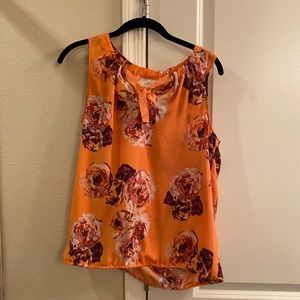 Women’s top. Business casual. Weekend casual.